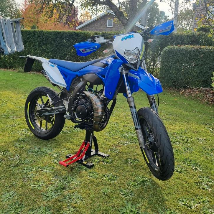 SHERCO SM 50cc, Fietsen en Brommers, Brommers | Derbi, Zo goed als nieuw, Klasse B (45 km/u), Ophalen