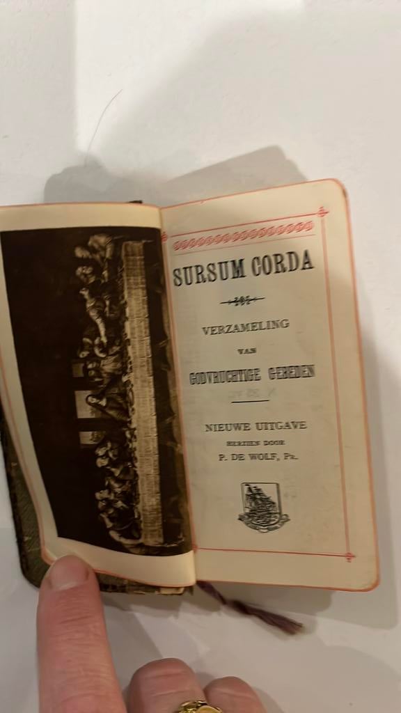 Gebedenboek "Sursum Corda" Luxe lederen band & Goud op sne, Antiek en Kunst, Antiek | Boeken en Manuscripten, Ophalen