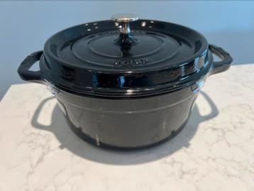 Staub La Cocotte Caviar 24 cm en très bon état.