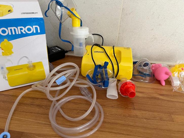 aerosolapparaat  omron, Kinderen en Baby's, Overige Kinderen en Baby's, Zo goed als nieuw, Ophalen