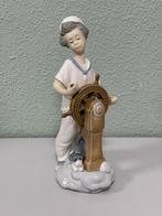 Prachtig porseleinen beeld Vintage 1985 NAO Lladro zeil boy, Ophalen of Verzenden, Zo goed als nieuw