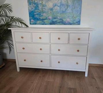 Unieke Ikea Hemnes kast, licht roze met houten handvaten beschikbaar voor biedingen