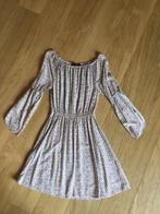 Beige jurk met print en open mouwen, Ophalen of Verzenden, Zo goed als nieuw