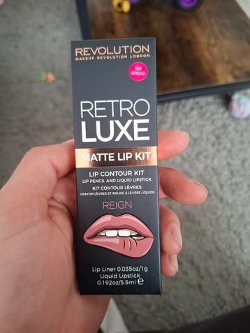 matt lip kit / contour kit  (16 stuks) beschikbaar voor biedingen