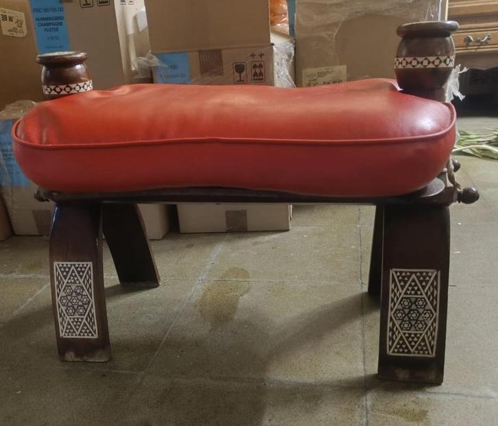 Tabouret artisanal type selle de chameau – Oriental, Antiquités & Art, Art | Sculptures & Bois, Enlèvement