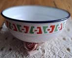 Wit emaille schaaltje met rode en groene figuurtjes, Antiek en Kunst, Ophalen of Verzenden
