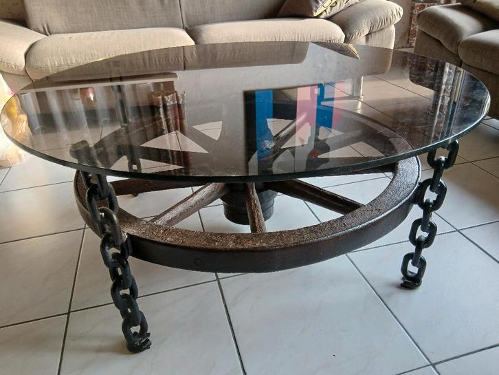 table basse avec chariot en fer forgé et plateau en verre, Maison & Meubles, Tables | Tables de salon, Utilisé, Moins de 50 cm