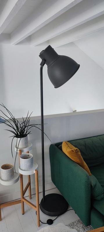 Hektar antraciet vloerlamp  beschikbaar voor biedingen
