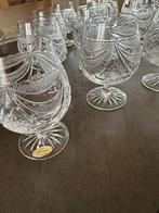 12 verres à digestifs Cristal de Baccarat ciselés, Travaillé, Moins de 50 cm, Autres matériaux, Rond