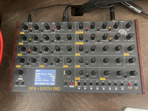 MFB Synth Pro, Muziek en Instrumenten, Synthesizers, Zo goed als nieuw, Ophalen