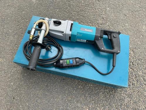 DBM131 Makita Diamant Kernboormachine, Doe-het-zelf en Bouw, Gereedschap | Boormachines, Zo goed als nieuw, Boormachine, 600 watt of meer