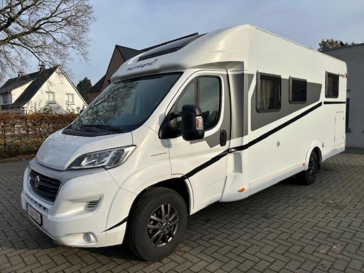 Sunlight T86 met L-Zithoek, groot bed + hang bed, Nieuwstaat, Caravanes & Camping, Camping-cars, Entreprise, jusqu'à 4, Semi-intégral