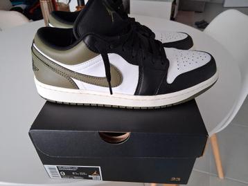 Nike Air Jordan 1 Low nieuw maat 9 42.5  beschikbaar voor biedingen