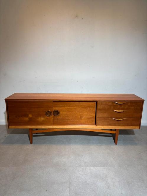 Jentique Vintage Sideboard, Huis en Inrichting, Kasten | Kleerkasten, Zo goed als nieuw, Ophalen