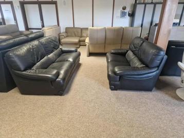 ZWARTE LEDEREN SALON 3 EN 2 ZIT  beschikbaar voor biedingen