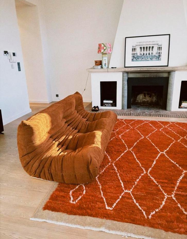 Vintage 3-zit zetel ik walnut bruine kleur/velours stof, Huis en Inrichting, Zetels | Zetels, Gebruikt, Rechte bank, Driepersoons