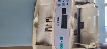 Geldtelmachine voor briefjes. beschikbaar voor biedingen