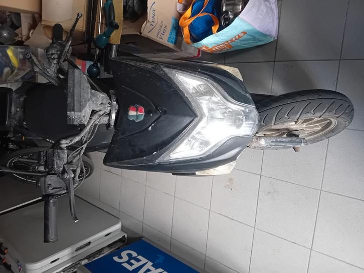 Gts enzo naked 50 cc ,rijd perfeckt, Fietsen en Brommers, Scooters | Overige merken, Gebruikt, Ophalen