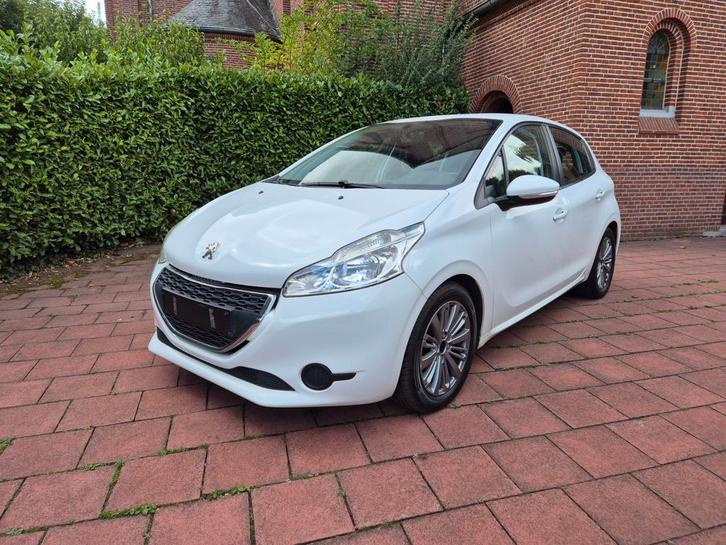 Peugeot 208
1.4 Benzine
Airco*, Auto's, Peugeot, Bedrijf, Te koop, ABS, Adaptive Cruise Control, Airbags, Airconditioning, Bluetooth
