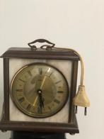 belle horloge ancienne à prix avantageux qui fonctionne tou, Antiquités & Art, Curiosités & Brocante, Enlèvement ou Envoi