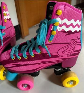 Soy Luna ( Disney) skates maat 36/37 + beschermers beschikbaar voor biedingen