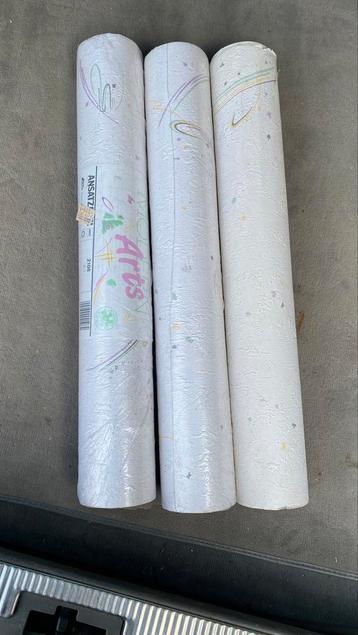 3 rouleaux de papier peint neuf  disponible aux enchères