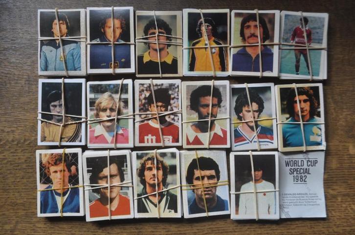 FHER 100 DIFFEREND STICKERS OF WORLD CUP SPECIAL 1982 ESPANA, Hobby en Vrije tijd, Stickers en Plaatjes, Gebruikt, Ophalen of Verzenden