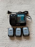 Makita lader + 3 accu’s 12v 2.0AH nieuw, Ophalen, Nieuw
