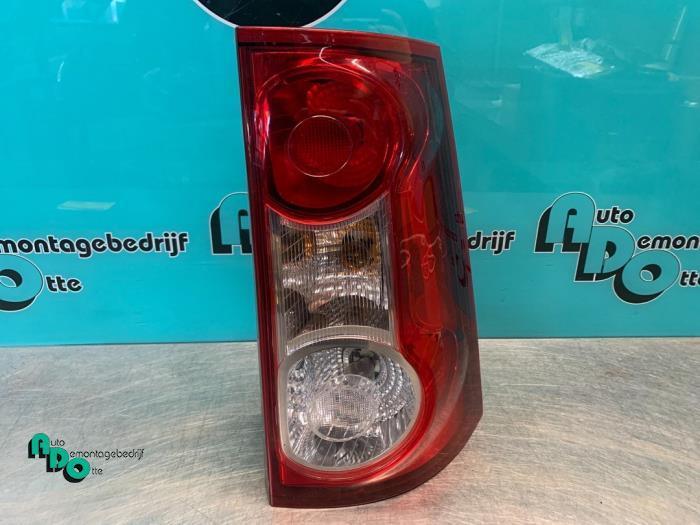 Feu arrière droit d'un Dacia Logan (Logan 1 04-), Autos : Pièces & Accessoires, Éclairage, Dacia, Utilisé, 3 mois de garantie