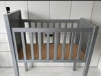Babycrib wiegje hoog grijs met matrasje, Kinderen en Baby's, Babywiegjes en Ledikanten, Ophalen, Zo goed als nieuw