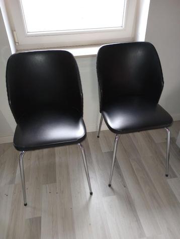 2 stoelen gratis beschikbaar voor biedingen