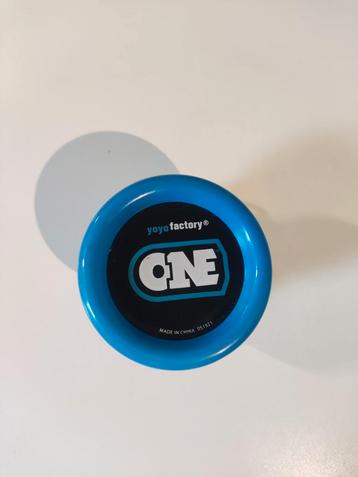 blauwe yoyo yoyofactory one beschikbaar voor biedingen