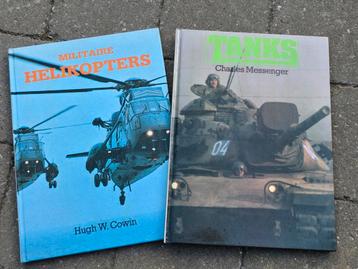 Twee prachtige fotoalbums tanks en helikopters beschikbaar voor biedingen