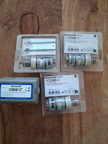 Honeywell VCZZ6005/U (3x) en VC8040-37 beschikbaar voor biedingen
