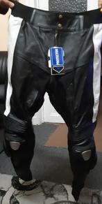 Pantalon DE MOTO EN cuir CE PROTECTEURS NEUF, Pantalon | cuir, Neuf, avec ticket