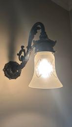 Wandverlichting uniek stuk zwart metaal met gegraveerd glas, Huis en Inrichting, Ophalen of Verzenden, Zo goed als nieuw, Glas
