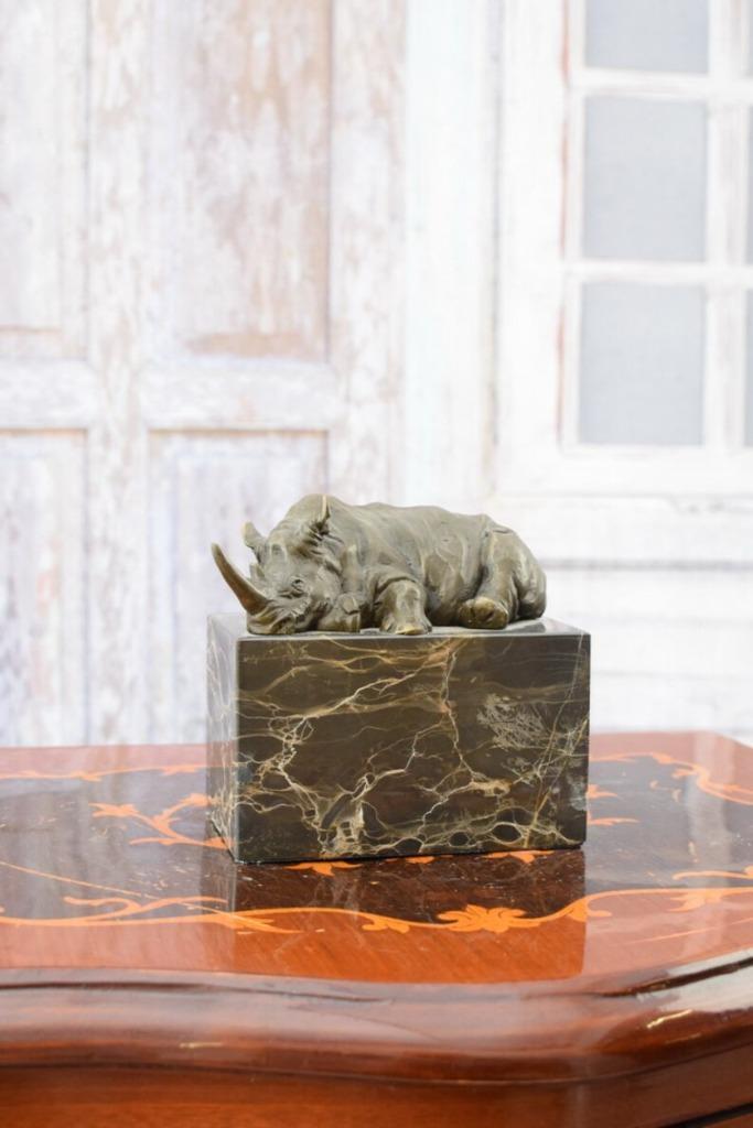 Bronzen Belld van een Liggende Neushoorn GRATIS LEVERING, Antiek en Kunst, Antiek | Brons en Koper, Brons, Verzenden