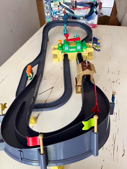 Chuggington Die Cast Chugger Championship + 3 treintjes+doos, Kinderen en Baby's, Speelgoed | Thomas de Trein, Zo goed als nieuw