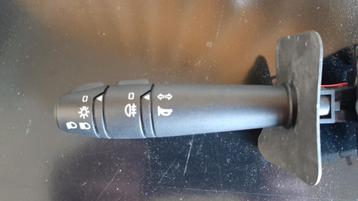 Stuurkolomschakelaar voor DACIA Duster SUV 2010 beschikbaar voor biedingen