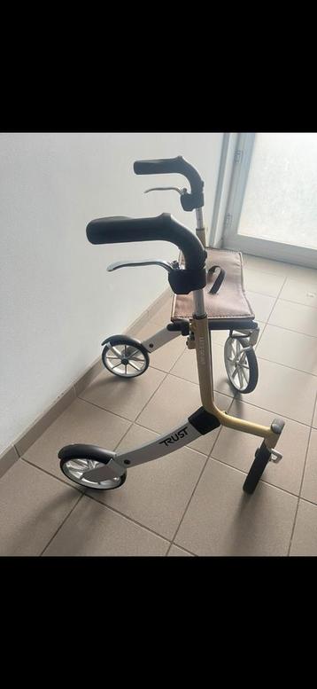 Rollator , trust , nieuw beschikbaar voor biedingen