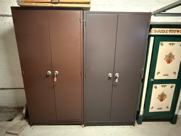 2x metalen opbergkasten (kantoren/werkplaats) beschikbaar voor biedingen