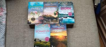 De zeven zussen - Lucinda Riley - deel 2-3-4-5-6. beschikbaar voor biedingen