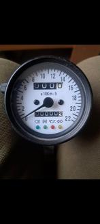Zwarte mini snelheidsmeter met witte wijzerplaat., Fietsen en Brommers, Ophalen, Zo goed als nieuw