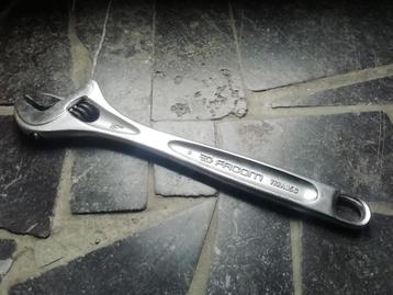 Allerlei gereedschap beschikbaar voor biedingen