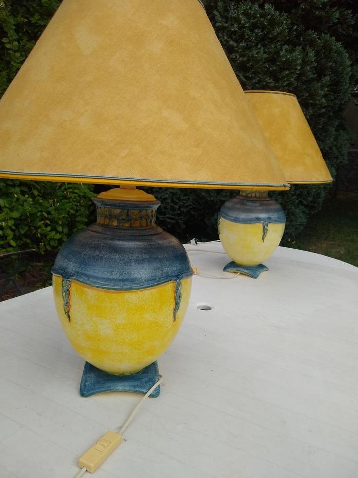 2 lampes en faïence ou poterie avec abat jour, Maison & Meubles, Lampes | Abat-jour, Utilisé, 50 cm ou plus, Ovale, Bleu, Autres couleurs