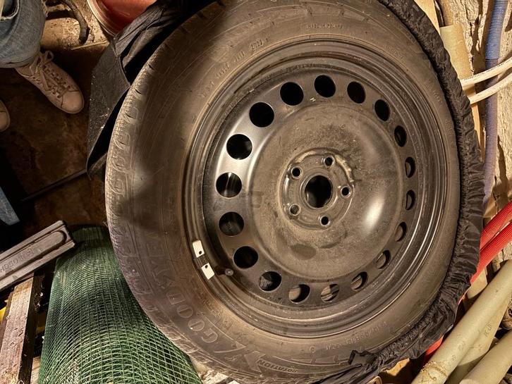 Pneu hiver VW ID3, Auto-onderdelen, Banden en Velgen, Banden en Velgen, Winterbanden, 18 inch, 215 mm, Personenwagen, Nieuw, Ophalen