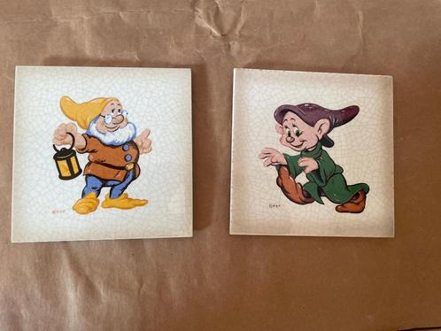Vintage keramieken tegeltjes Sneeuwwitje en de dwergen, Verzamelen, Disney, Zo goed als nieuw, Donald Duck, Ophalen of Verzenden