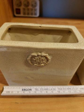 2 bloempotjes beschikbaar voor biedingen