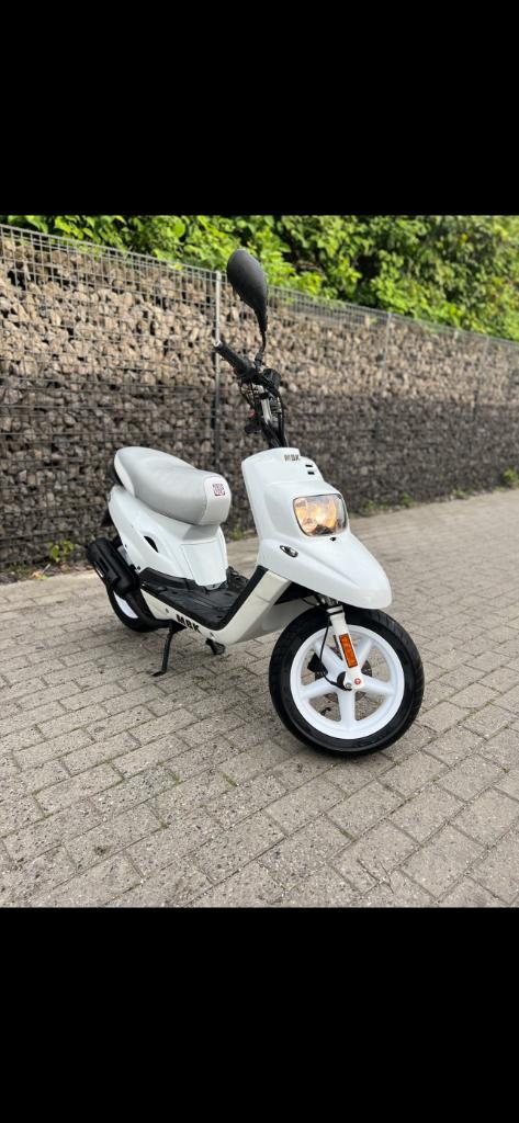 Mbk Booster Naked Édition 12, Fietsen en Brommers, Scooters | Yamaha, Zo goed als nieuw, Klasse A (25 km/u), Benzine, Ophalen