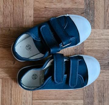 Diverses chaussures enfants beschikbaar voor biedingen